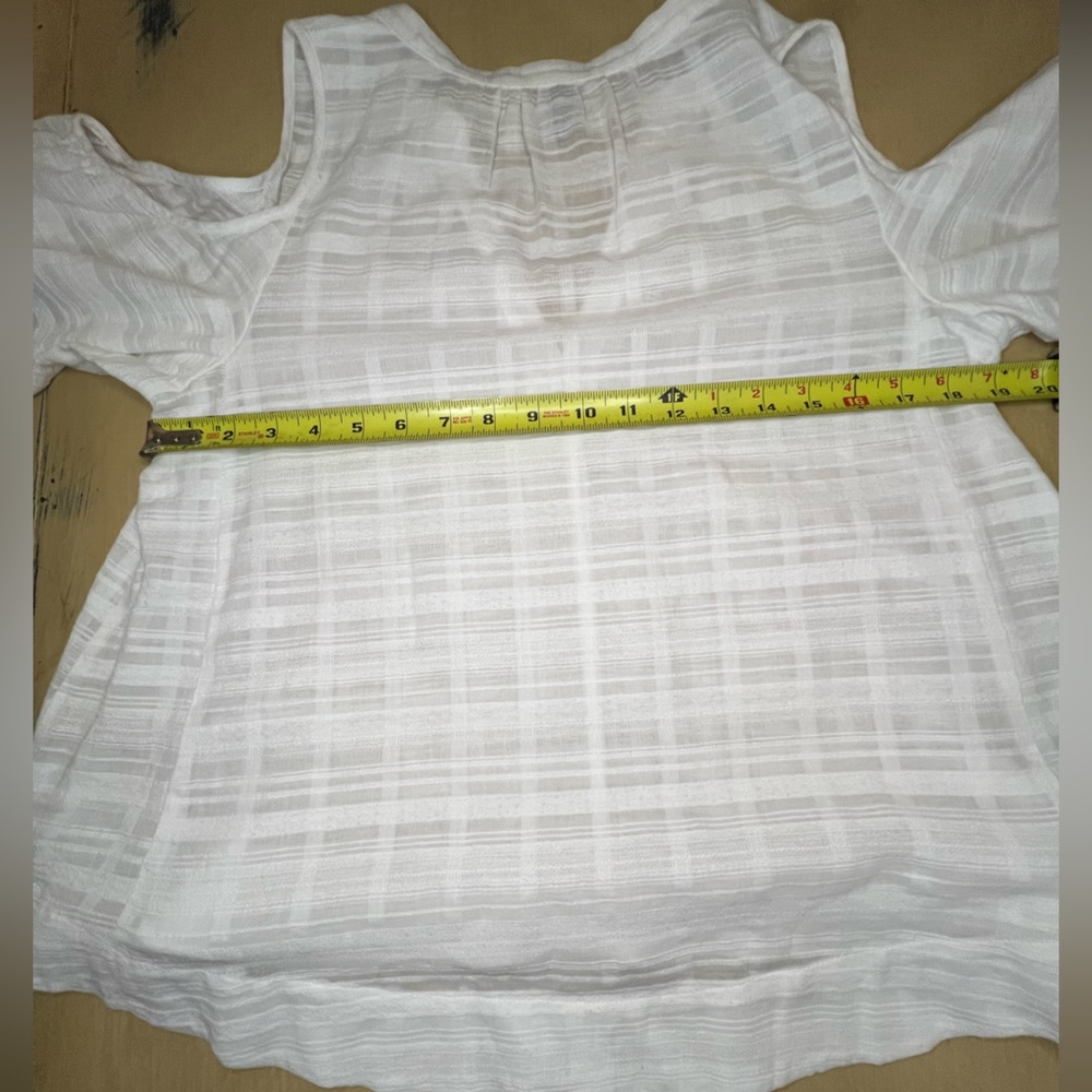 BCBGMAXAZRIA Top - Picture 3 of 6